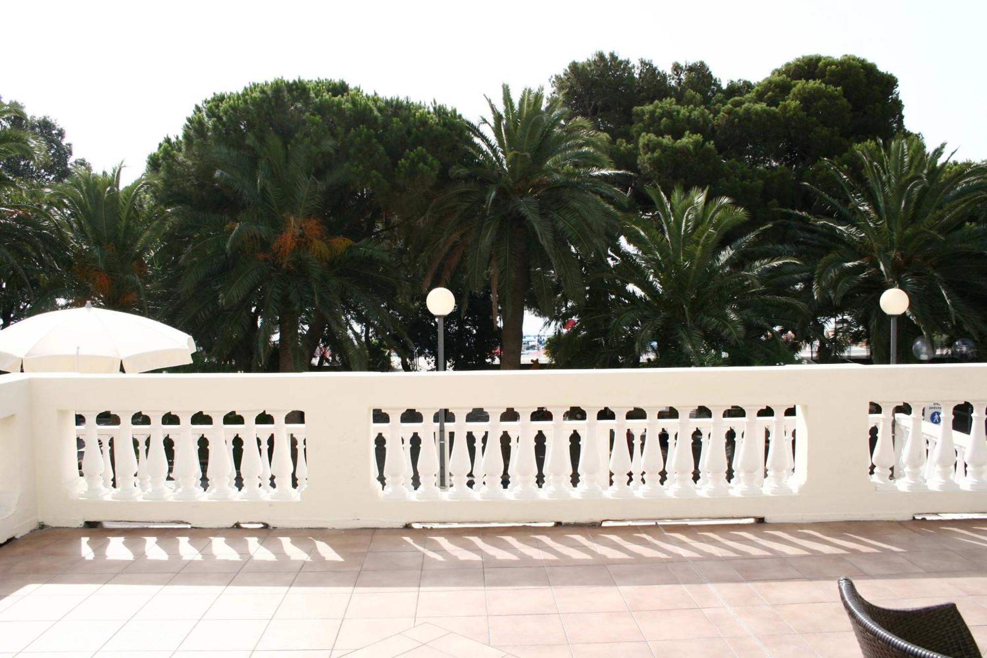 Villa Imperiale Hotel Spotorno Buitenkant foto