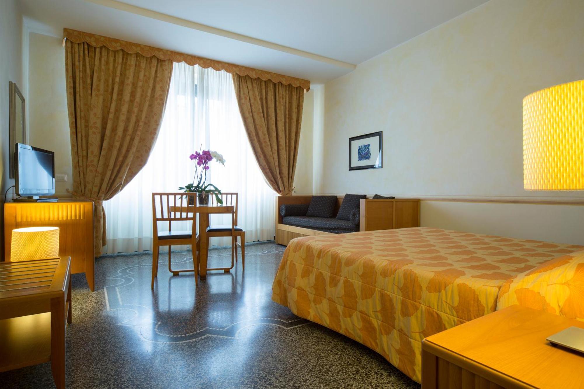 Villa Imperiale Hotel Spotorno Buitenkant foto