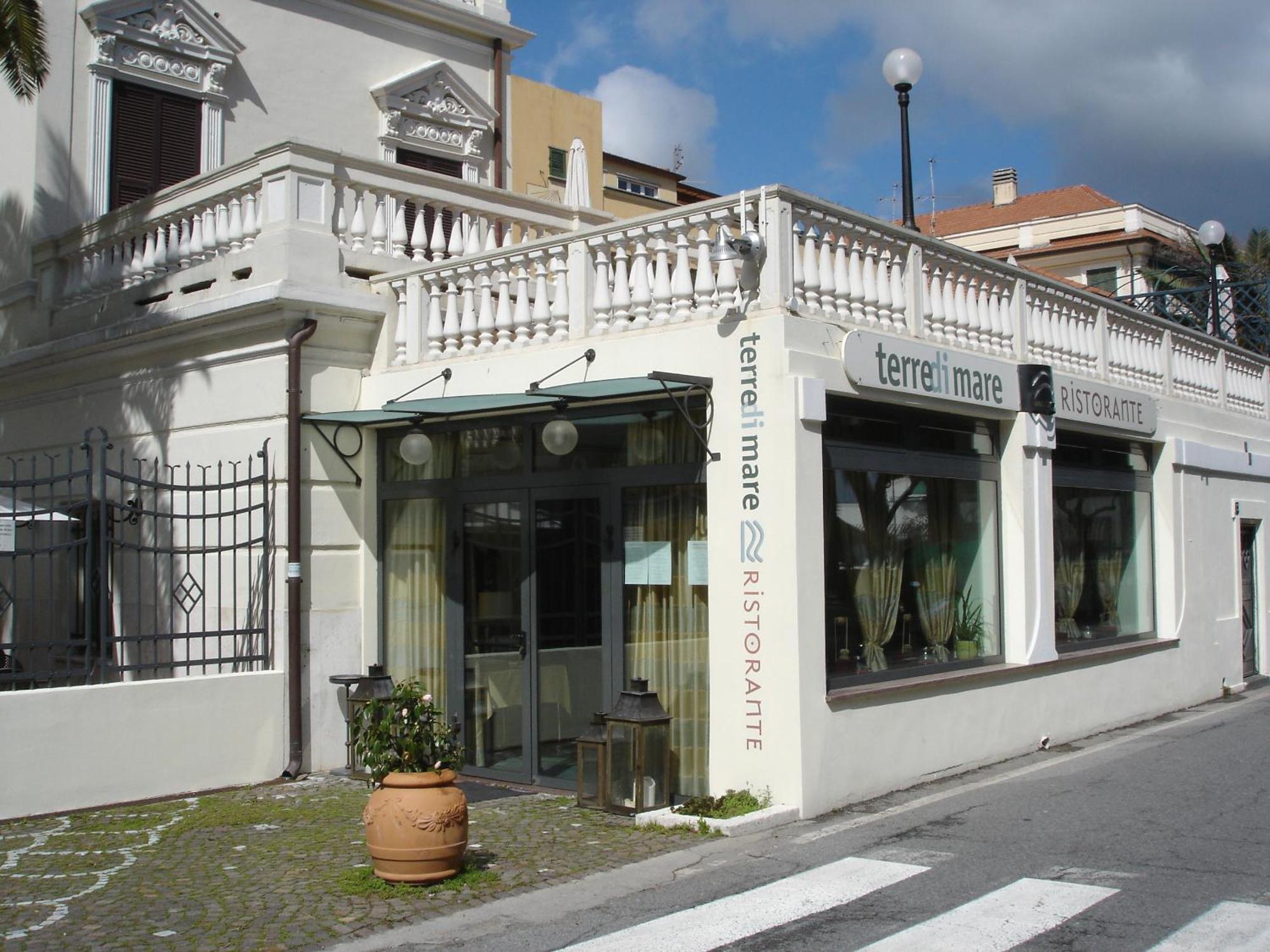 Villa Imperiale Hotel Spotorno Buitenkant foto